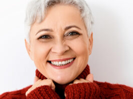 Még jobban figyeljen a fogai egészségére menopauzában!