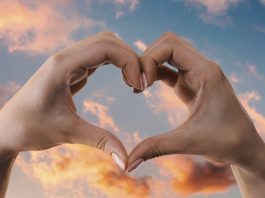 Szeretet – Miért fontos, hogy kimutassuk az érzelmeinket? Szeretet - Miért fontos, hogy kimutassuk az érzelmeinket?